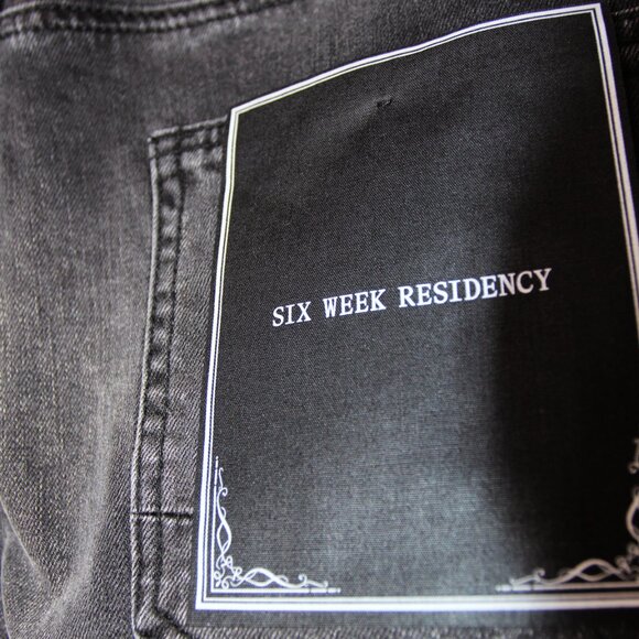 BNWT AW20 SIX WEEK RESIDENCY DISTRESSED FADED JEANS 30 - Picture 8 of 13